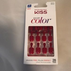 Kiss nails